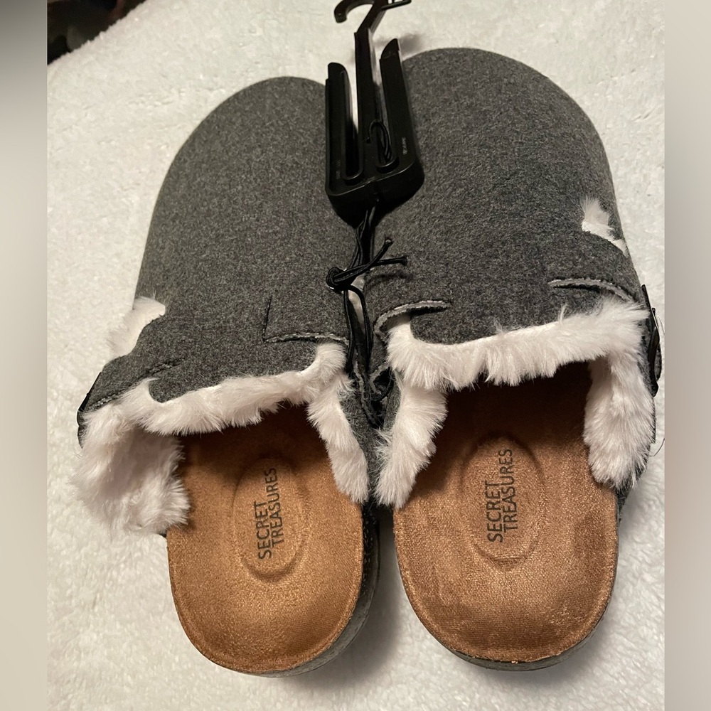 Secret Treasures Charcoal Clogs with White Fleece